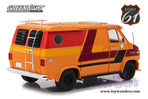 Greenlight Highway 61 - Chevrolet&reg; G-Series Van (1976, 1/18 scale diecast model car, Orange) HWY18012