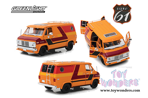 Greenlight Highway 61 - Chevrolet&reg; G-Series Van (1976, 1/18 scale diecast model car, Orange) HWY18012