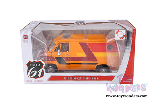 Greenlight Highway 61 - Chevrolet&reg; G-Series Van (1976, 1/18 scale diecast model car, Orange) HWY18012