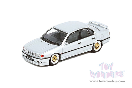 Inno Models - Nissan Primera P10 (1/64 scale diecast model car, Silver) IN64P10-SIL