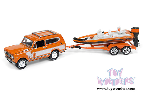 Round 2 Johnny Lightning - Gone Fishing 2017 Release 3 Set B (1/64 scale diecast model car, Asstd.) JLBT003/36B