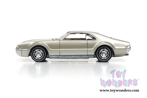 Round 2 Johnny Lightning Classic Gold Collection Release 2 Set B (1/64 scale diecast model car, Asstd.) JLCG002/48B