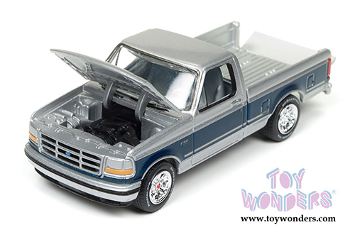 Round 2 Johnny Lightning - Classic Gold 2017 | Ford F-150 Pick-Up (1993, 1/64 scale diecast model car, Silver/Blue) JLCG009/24A
