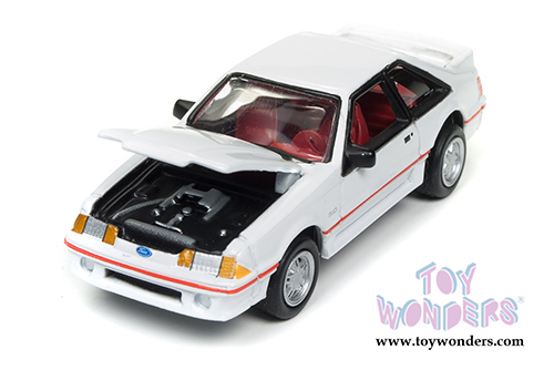 Round 2 Johnny Lightning - Classic Gold 2017 | Ford Mustang GT (1990, 1/64 scale diecast model car, Gloss White) JLCG010/24A