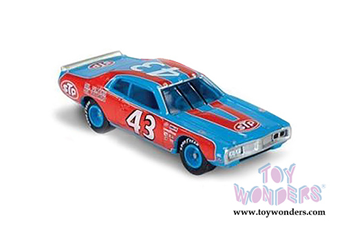 Round 2 Johnny Lightning - Richard Petty Dodge Charger #43 Hard Top (1974, 1/64 scale diecast model car, Petty Blue/Red) JLSP002/24