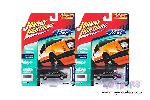 Round 2 Johnny Lightning - Classic Gold 2018 Release 2 Set B | Ford Mustang GT T-Top (1982, 1/64 scale diecast model car, Dark Gray) JLSP013/24B