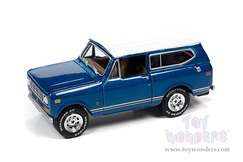 Round 2 Johnny Lightning - Classic Gold Collection 2021 Release 3 | International Scout II (1979, 1/64 scale diecast model car, Dark Blue Metallic) JLSP168/24B