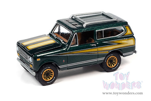 Round 2 Johnny Lightning - Classic Gold 2022 Release 1 Set A | International Scout II Midas Edition (1979, 1/64 scale diecast model car, Emerald Green) JLSP223/24A