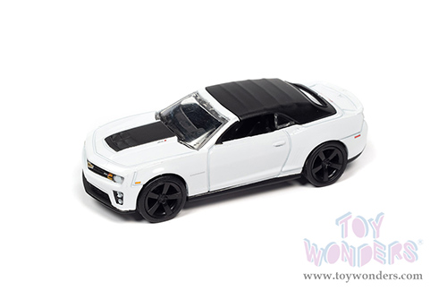 Round 2 Johnny Lightning - Classic Gold 2022 Release 1 Set B | Chevrolet® Camaro ZL1 Convertible (2013, 1/64 scale diecast model car, Summit White) JLSP227/24B