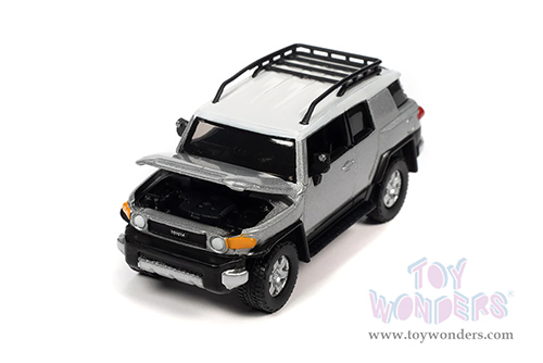 Round 2 Johnny Lightning - Classic Gold 2022 Release 3 Set A | Toyota FJ Cruiser (2007, 1/64 scale diecast model car, Titanium Silver) JLSP278/24A MAP: $7.99