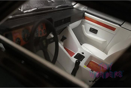 Kyosho Samurai - Lamborghini LM002 SUV (1/18 scale resin model car, Black) KSR18508BK