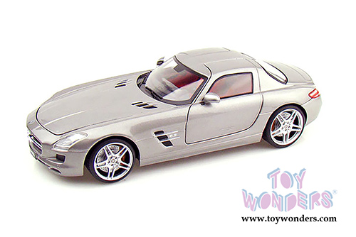Mondo Motors - Mercedes-Benz SLS AMG Hard Top (1:18, 1/18 scale diecast model car, Asstd.) MO50106