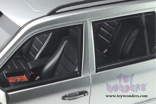 Ottomobile - Mercedes-Benz S124 E36 AMG Hardtop (1995, 1/18 scale resin model car, Brilliant Silver) OT889