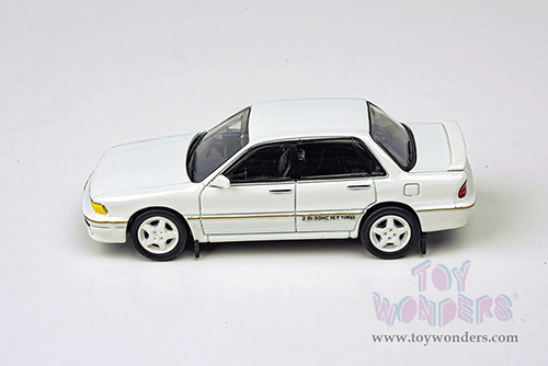 Paragon - Mitsubishi Galant VR-4 LHD (1/64 scale diecast model car, Sophia White) PA55106W