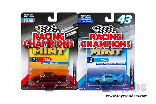 Round 2 Racing Champions Mint 2018 Release 1 B (1/64 scale diecast model car, Asstd.) RC007/12B