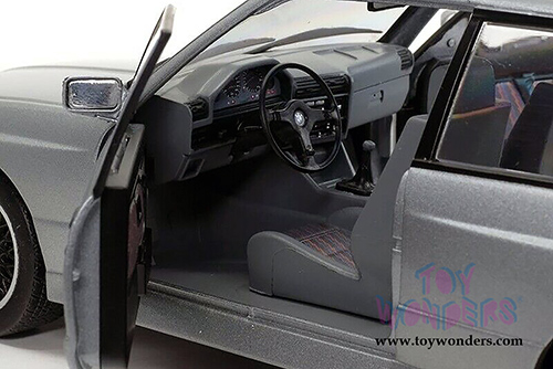 Solido - BMW E30 M3 Hardtop (1990, 1/18 scale diecast model car, Silver) S1801506