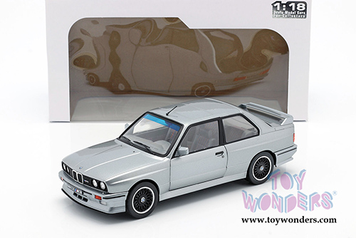 Solido - BMW E30 M3 Hardtop (1990, 1/18 scale diecast model car, Silver) S1801506