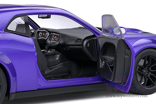 Solido - Dodge Challenger R/T Scat Pack Widebody (2020, 1/18 scale diecast model car, Plum Crazy) S1805705