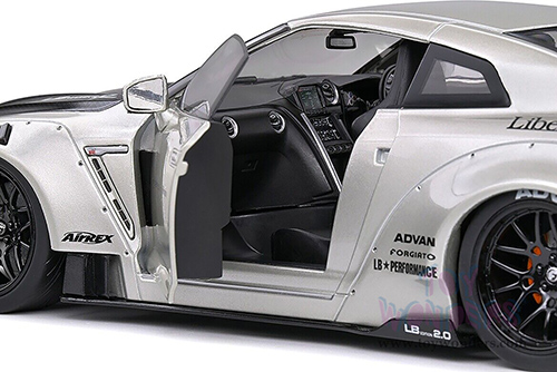Solido - Nissan Skyline GT-R (R35) "Liberty Walk" Body Kit (2020, 1/18 scale diecast model car, Pearl Gray) S1805802