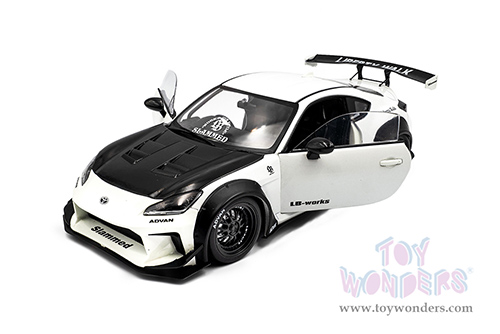 Solido - Toyota GR86 with Liberty Walk Body Kit (2024, 1/18 scale diecast model car, Pearl White) S1813602