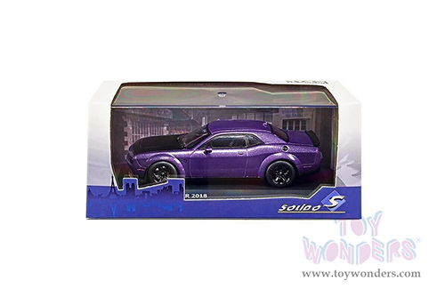 Solido - Dodge Challenger SRT Demon V8 6.2L (2018, 1/43 scale diecast model car, Plum Crazy/Black) S4310302
