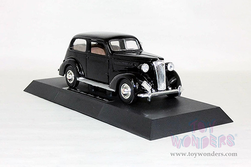 New Ray - Classic Collection Chevrolet&reg; Master Deluxe Town Sedan (1937, 1/32 scale diecast model car, Black) SS-55183