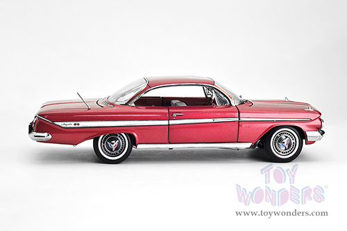Sun Star USA - Chevrolet&reg; Impala&trade; Sport Coupe (1961, 1/18 scale diecast model car, Honduras Maroon) SS2108