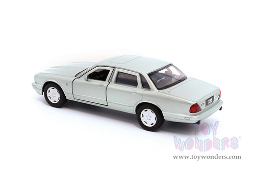Showcasts Collectibles - Jaguar XJ6 (1/36 scale diecast model car, Asstd.) TM012009